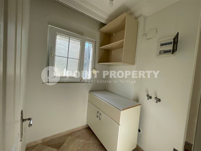 Просторная трехэтажная вилла-близнец, общей площадью 250 м2, в престижном районе Аланьи - Бекташ-id-7235-фото-15