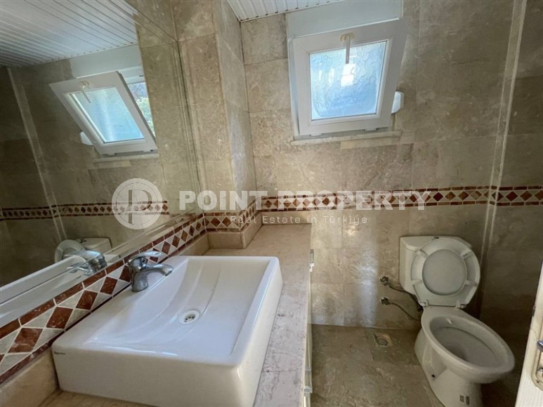 Просторная трехэтажная вилла-близнец, общей площадью 250 м2, в престижном районе Аланьи - Бекташ-id-7235-фото-18