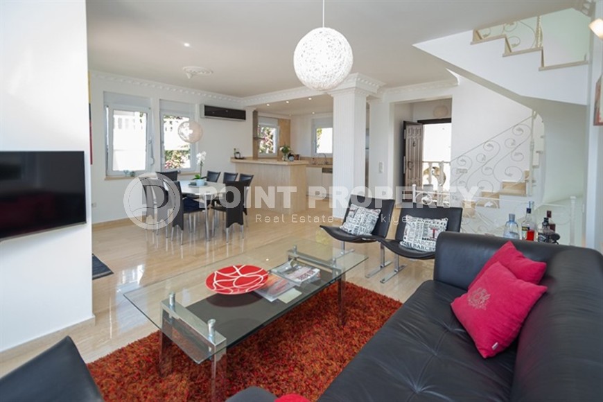 Atmospheric three-storey villa with panoramic sea views, in a picturesque, ecologically clean area of Alanya - Konakli-id-7247-photo-2