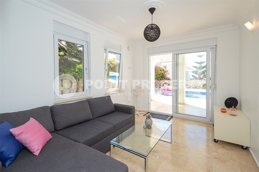 Atmospheric three-storey villa with panoramic sea views, in a picturesque, ecologically clean area of Alanya - Konakli-id-7247-photo-3