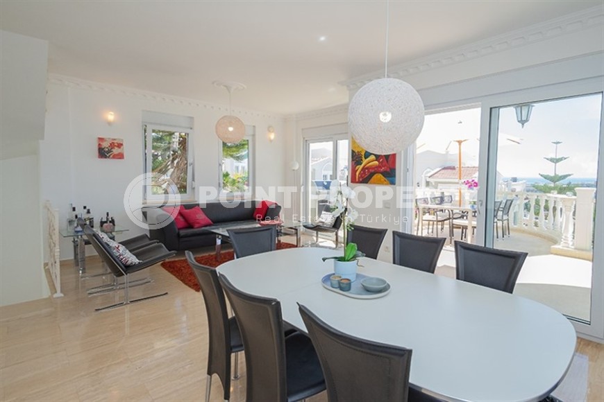 Atmospheric three-storey villa with panoramic sea views, in a picturesque, ecologically clean area of Alanya - Konakli-id-7247-photo-11