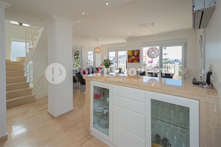 Atmospheric three-storey villa with panoramic sea views, in a picturesque, ecologically clean area of Alanya - Konakli-id-7247-photo-13