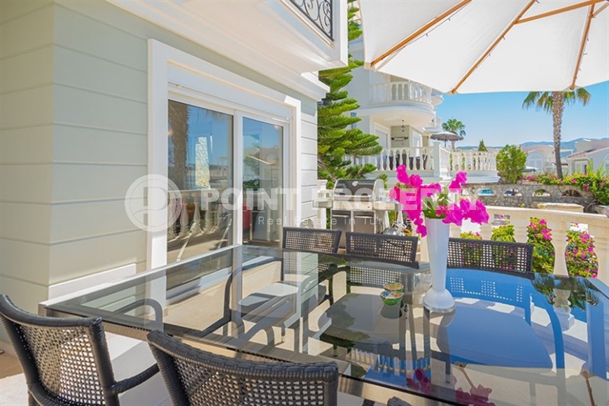 Atmospheric three-storey villa with panoramic sea views, in a picturesque, ecologically clean area of Alanya - Konakli-id-7247-photo-19