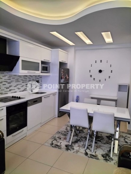 Комфортабельная современная квартира с панорамным застекленным балконом, на 7-м этаже в жилом комплексе 2015 года постройки-id-7254-фото-3