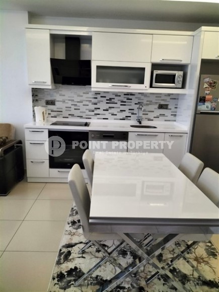 Комфортабельная современная квартира с панорамным застекленным балконом, на 7-м этаже в жилом комплексе 2015 года постройки-id-7254-фото-4