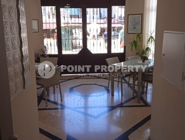 Небольшая меблированная квартира, на площади 55 м2, на 2-м этаже в доме 2003 года постройки-id-6057-фото-2