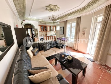 Выгодное предложение - доступная по цене квартира 2+1, с мебелью и бытовой техникой, в центре популярного Средиземноморского курорта - Аланья-id-7271-фото-2