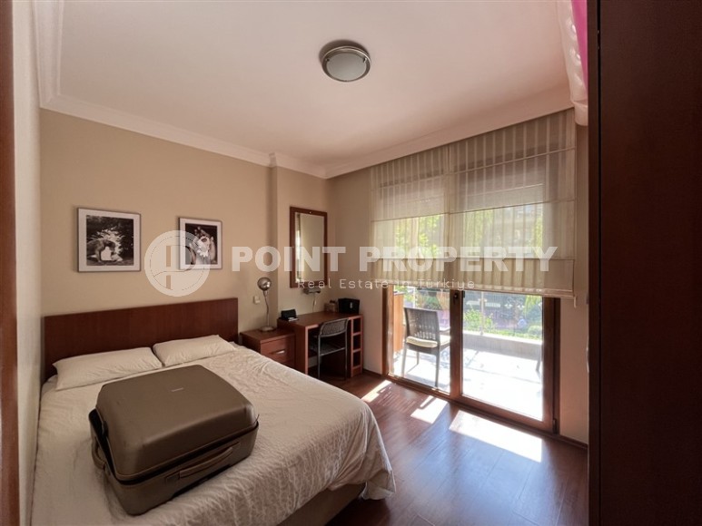 Apartment with a luxurious location on the first line from the sea, a few minutes walk from the center of Alanya-id-7272-photo-7