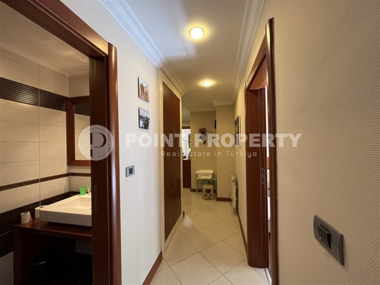 Apartment with a luxurious location on the first line from the sea, a few minutes walk from the center of Alanya-id-7272-photo-9