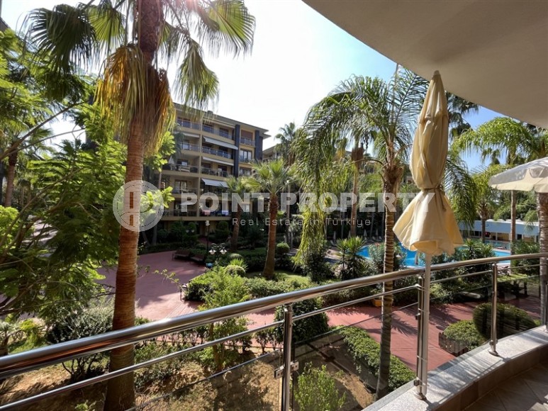 Apartment with a luxurious location on the first line from the sea, a few minutes walk from the center of Alanya-id-7272-photo-13