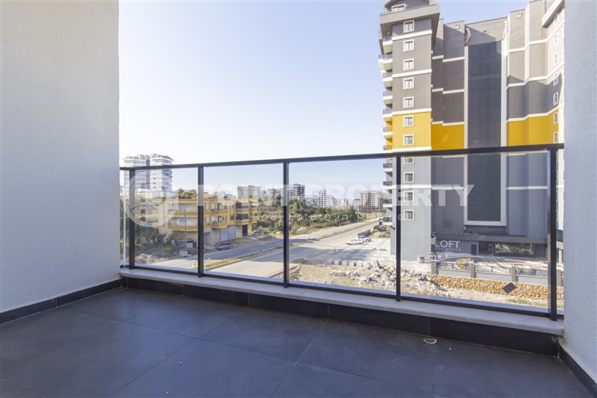 Small apartment with modern design, comfortable furniture and the latest appliances, in a popular area of Alanya - Mahmutlar-id-7273-photo-13