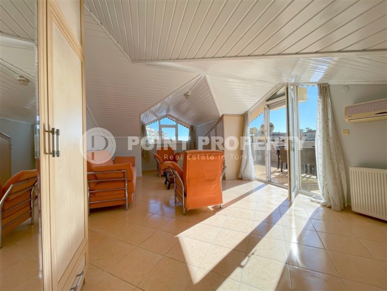 Панорамная двухуровневая квартира с видом на море и горы, в центре популярного района Аланьи - Нижняя Оба-id-7278-фото-10