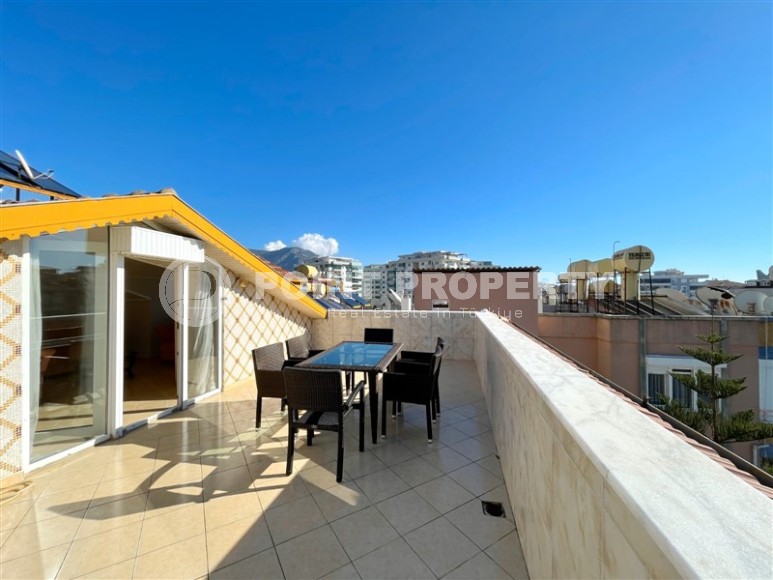 Панорамная двухуровневая квартира с видом на море и горы, в центре популярного района Аланьи - Нижняя Оба-id-7278-фото-20