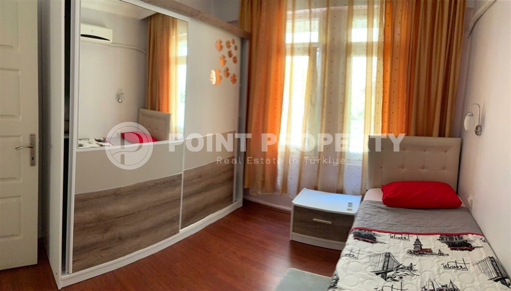 Cozy apartment 2+1, with a total area of 90 m2, on the very shore of the Mediterranean Sea, in the center of Mahmutlar district-id-7281-photo-4