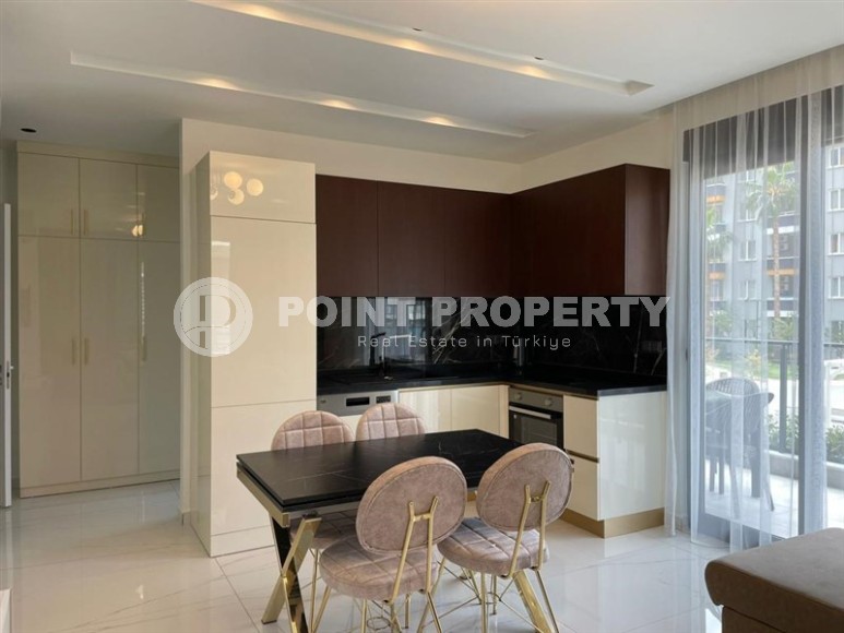 Ready to move in, modern apartment with a top location 300 meters from Cleopatra Beach, in the center of Alanya-id-7291-photo-4