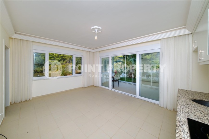 Affordable 2+1 apartment, with a total area of 85 m2, in a picturesque area of Alanya - Upper Oba-id-7298-photo-3