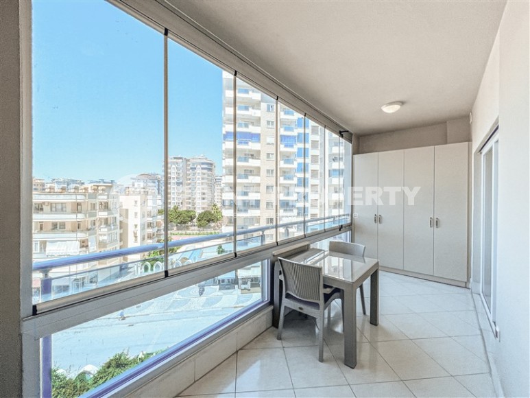Modern 1+1 apartment with furniture, 500 meters from the sea, Mahmutlar district-id-3401-photo-10