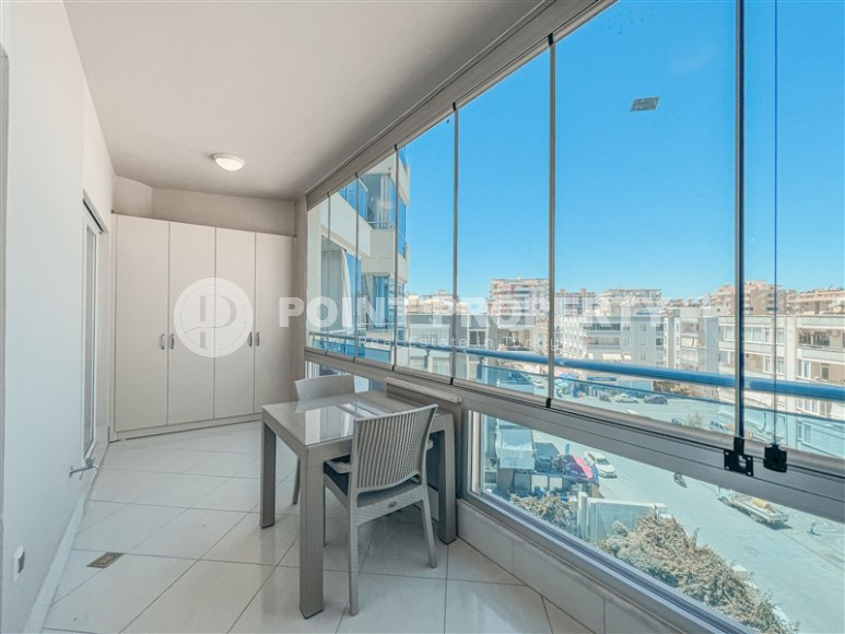 Modern 1+1 apartment with furniture, 500 meters from the sea, Mahmutlar district-id-3401-photo-11