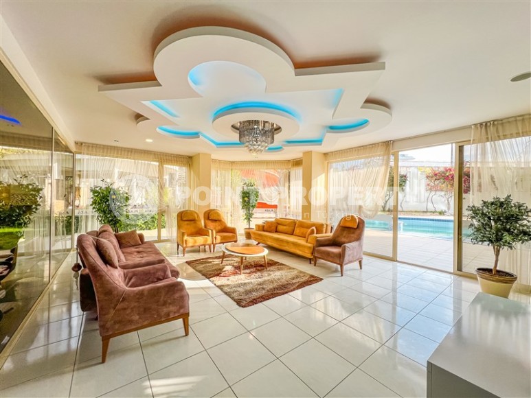 Modern 1+1 apartment with furniture, 500 meters from the sea, Mahmutlar district-id-3401-photo-19