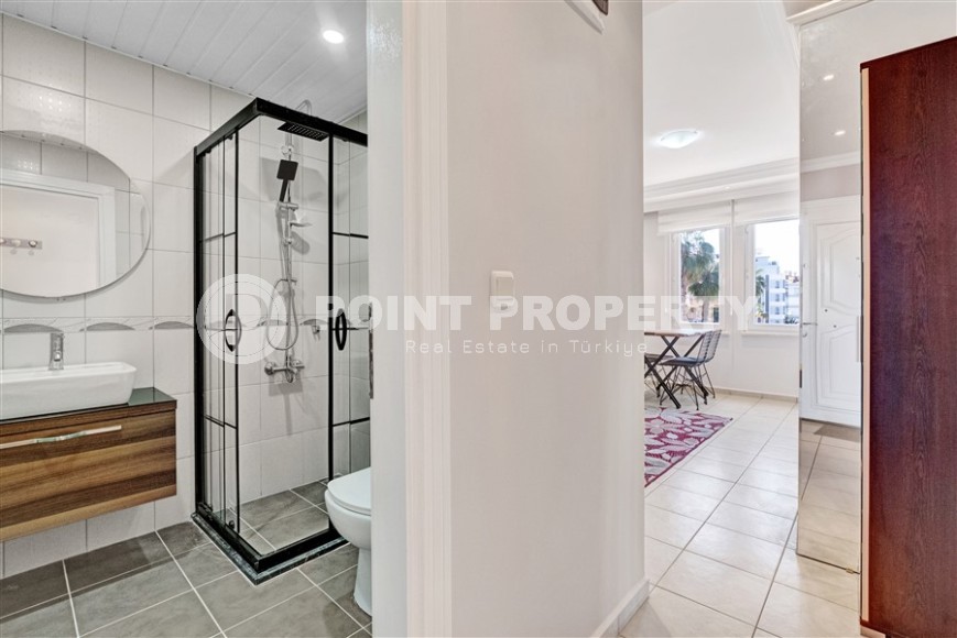 Small apartment with furniture and household appliances on the 2nd floor in a building built in 2005, with a swimming pool and a garden-id-7318-photo-7
