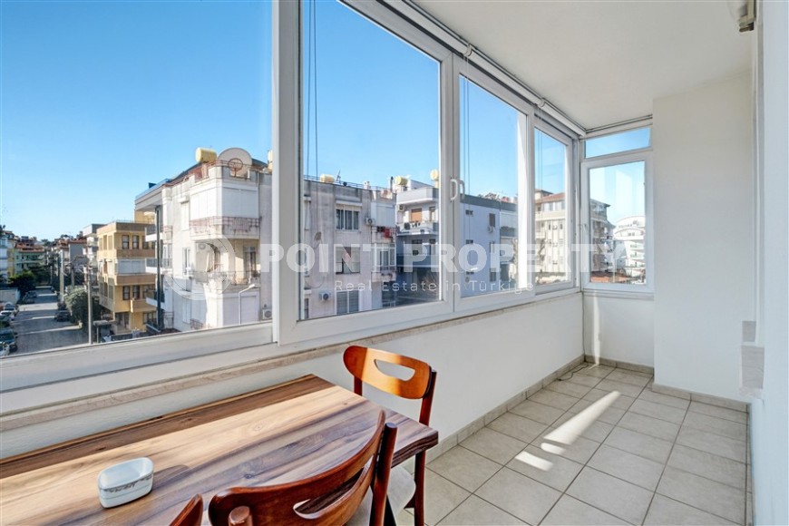 Small apartment with furniture and household appliances on the 2nd floor in a building built in 2005, with a swimming pool and a garden-id-7318-photo-10