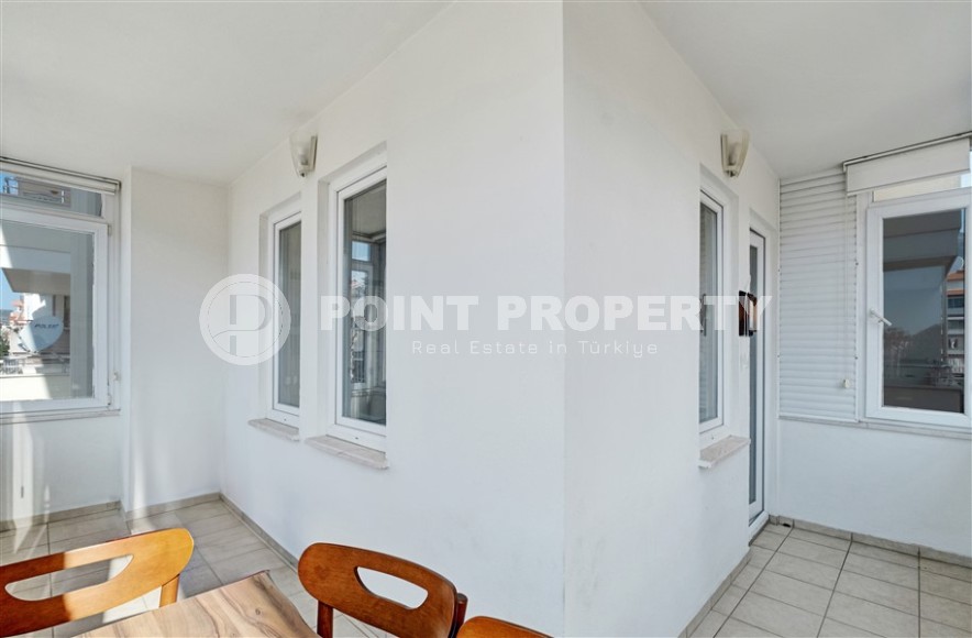 Small apartment with furniture and household appliances on the 2nd floor in a building built in 2005, with a swimming pool and a garden-id-7318-photo-11