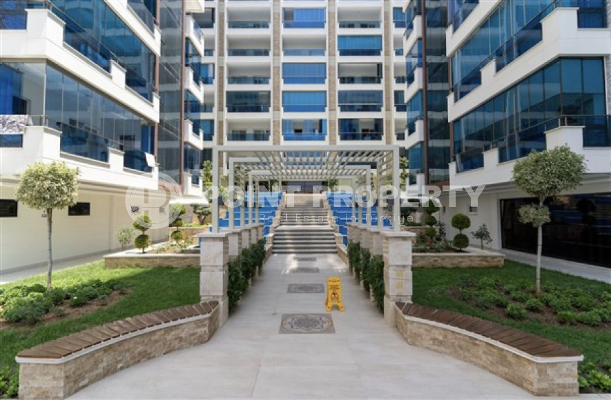 One-bedroom apartment, 67m², furnished in a luxury complex, 300m from the sea in Mahmutlar, Alanya-id-1568-photo-2