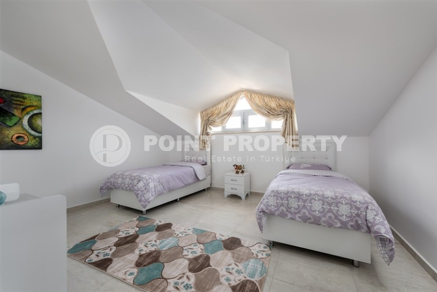 Панорамная двухуровневая квартира с видом на море, на 5-м этаже с мансардой в центре престижного района Аланьи - Кестель-id-7325-фото-7