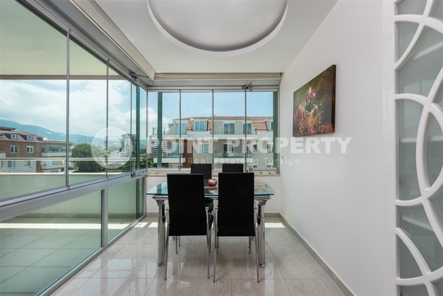 Панорамная двухуровневая квартира с видом на море, на 5-м этаже с мансардой в центре престижного района Аланьи - Кестель-id-7325-фото-11