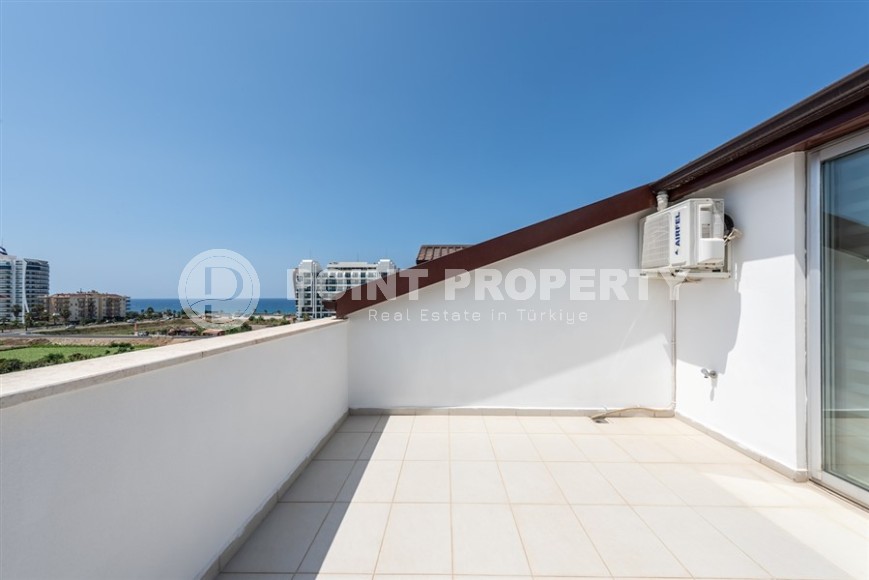 Панорамная двухуровневая квартира с видом на море, на 5-м этаже с мансардой в центре престижного района Аланьи - Кестель-id-7325-фото-14