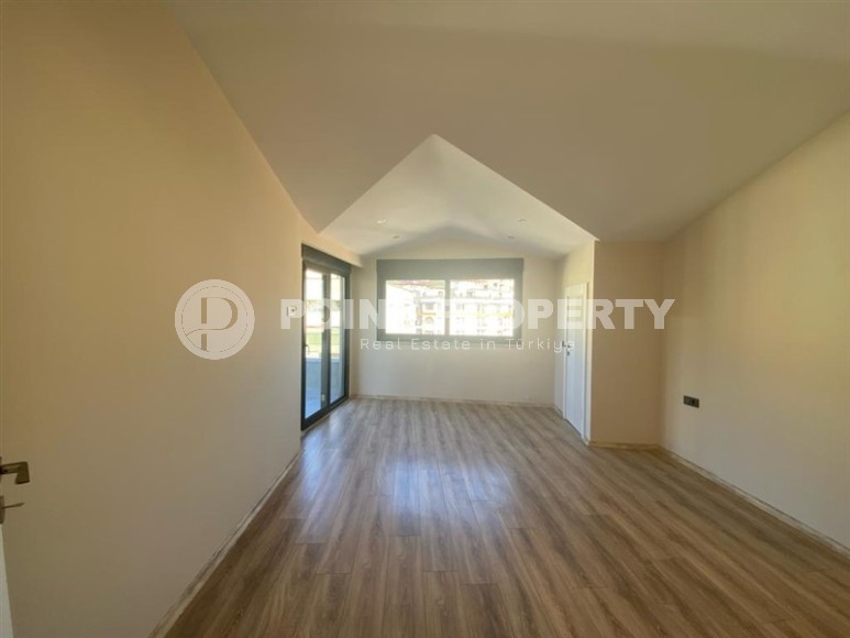 New two-level apartment 3+1, with a total area of 160 m2, in the very center of Alanya-id-7335-photo-10