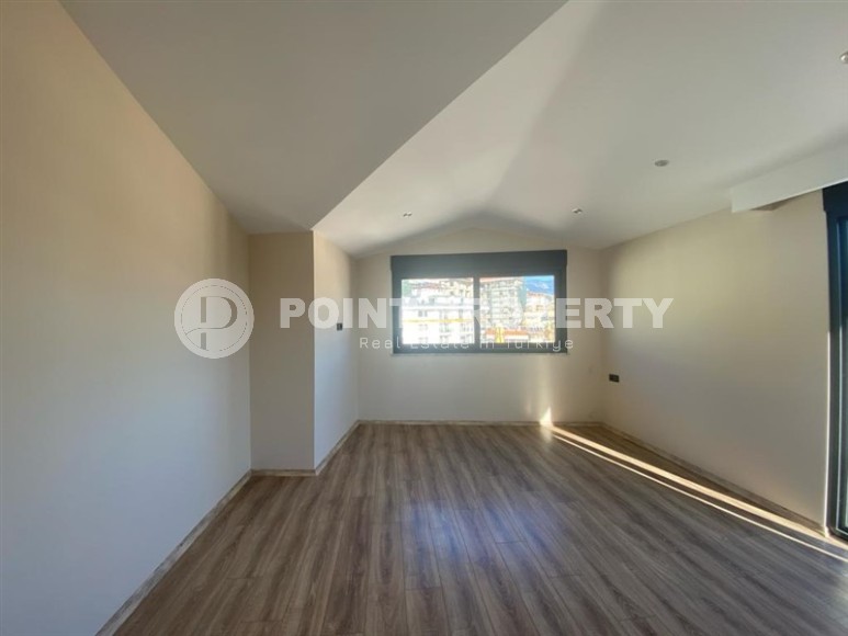 New two-level apartment 3+1, with a total area of 160 m2, in the very center of Alanya-id-7335-photo-11