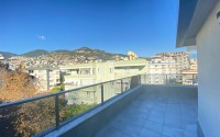 New two-level apartment 3+1, with a total area of 160 m2, in the very center of Alanya-id-7335-photo-17