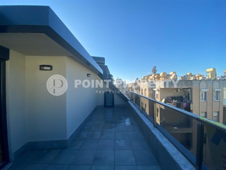 New two-level apartment 3+1, with a total area of 160 m2, in the very center of Alanya-id-7335-photo-18