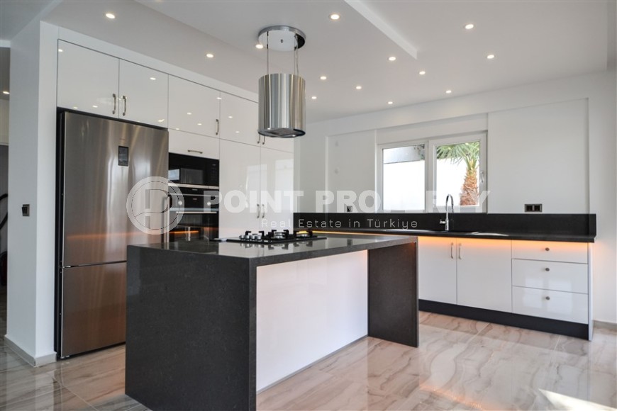 Elite panoramic villa overlooking the sea, with a private pool, garden and smart home system-id-7345-photo-3