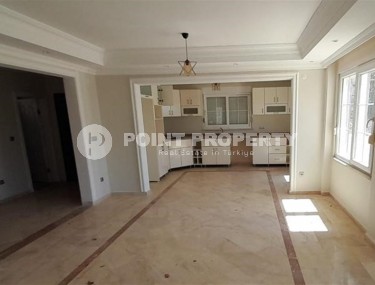 Панорамная трехэтажная вилла с видом на горы, в элитном районе Аланьи - Тепе-id-7356-фото-3