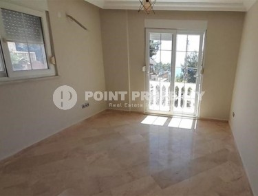 Панорамная трехэтажная вилла с видом на горы, в элитном районе Аланьи - Тепе-id-7356-фото-5