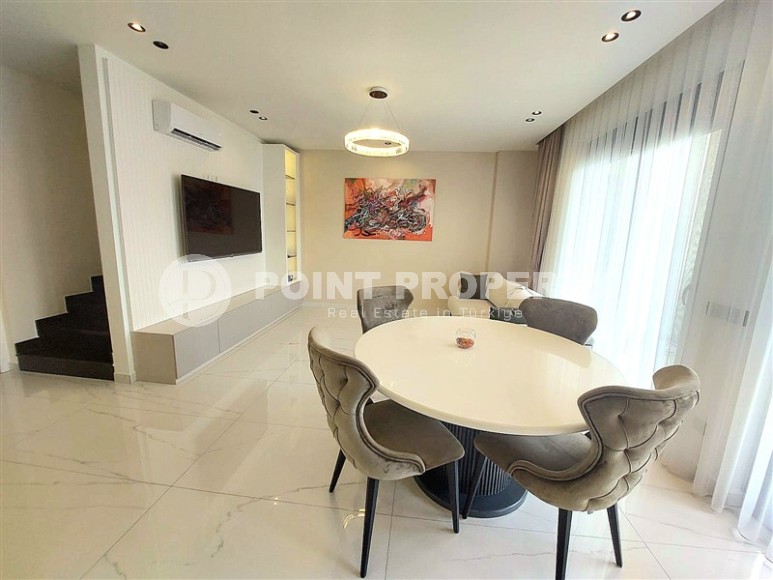 Комфортабельная двухуровневая квартира с современным дизайном, мебелью и бытовой техникой, в 900 метрах от моря-id-7360-фото-3