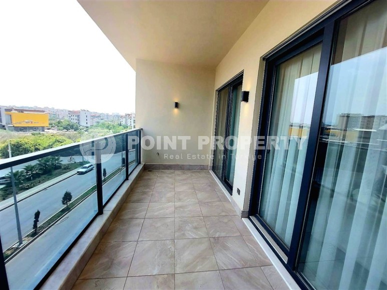 Комфортабельная двухуровневая квартира с современным дизайном, мебелью и бытовой техникой, в 900 метрах от моря-id-7360-фото-12