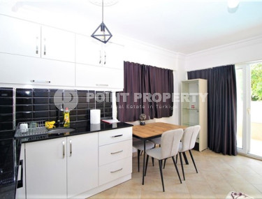 One bedroom apartment, 55m², in a complex with a swimming pool 100m from the sea in Oba, Alanya.-id-1571-photo-4