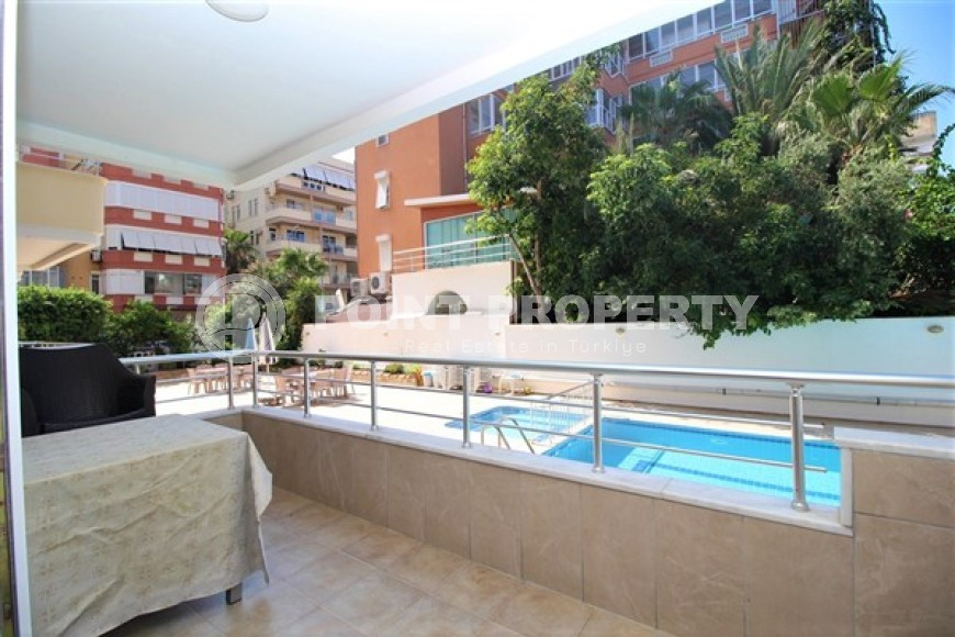 One bedroom apartment, 55m², in a complex with a swimming pool 100m from the sea in Oba, Alanya.-id-1571-photo-10