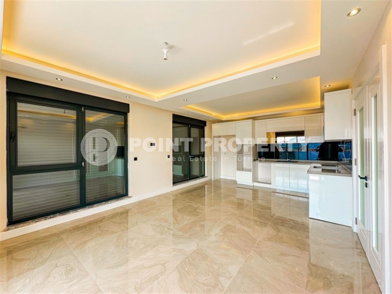 Large two-level apartment 5+1, on the 4th floor with an attic, 1300 meters from the sea-id-7390-photo-1