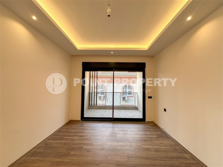 Большая двухуровневая квартира 5+1, на 4-м этаже с мансардой в 1300 метрах от моря-id-7390-фото-5