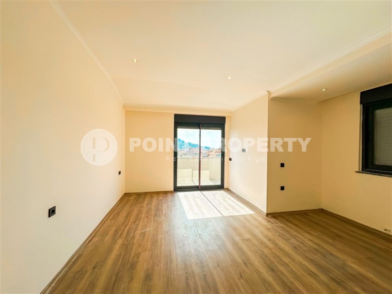 Большая двухуровневая квартира 5+1, на 4-м этаже с мансардой в 1300 метрах от моря-id-7390-фото-6