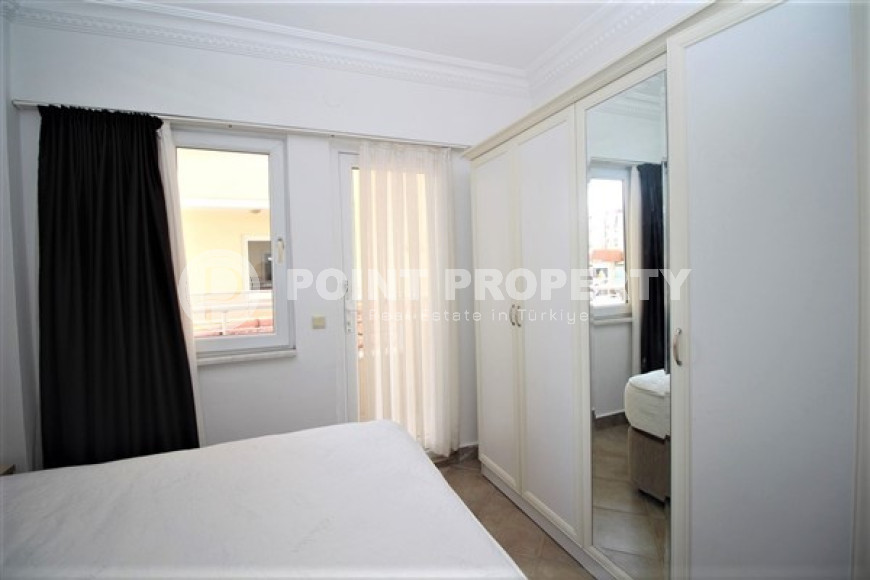 One bedroom apartment, 55m², in a complex with a swimming pool 100m from the sea in Oba, Alanya.-id-1571-photo-16