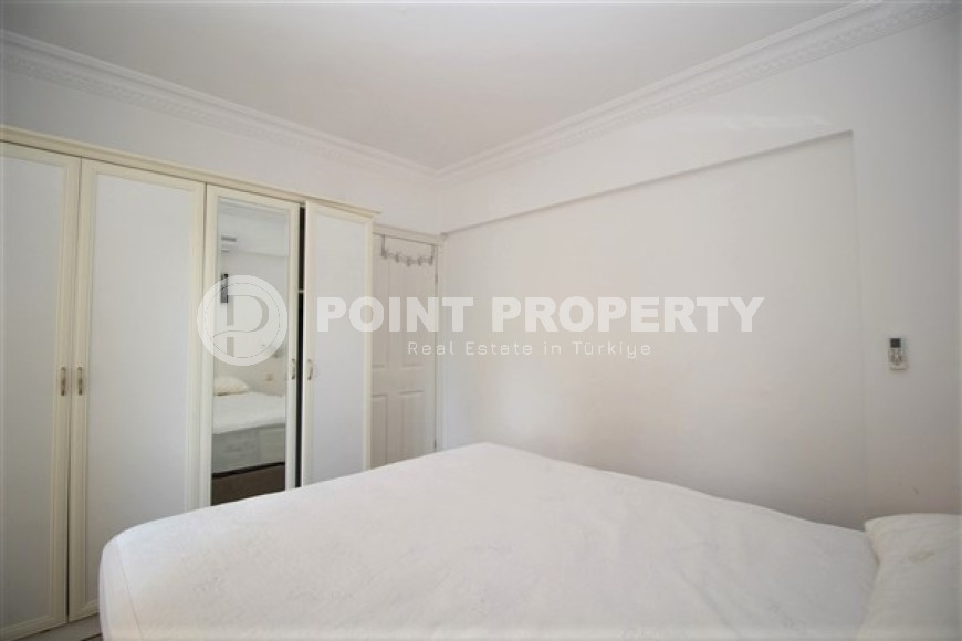 One bedroom apartment, 55m², in a complex with a swimming pool 100m from the sea in Oba, Alanya.-id-1571-photo-17