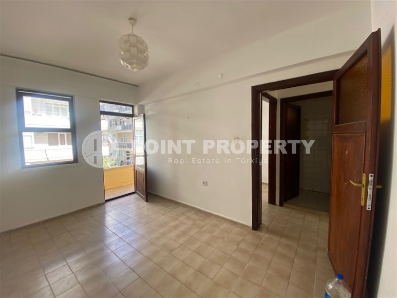 Inexpensive apartment 150 meters from the sea, on the main street of the Mahmutlar district-id-7394-photo-9