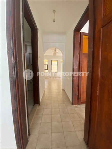 Inexpensive apartment 150 meters from the sea, on the main street of the Mahmutlar district-id-7394-photo-11