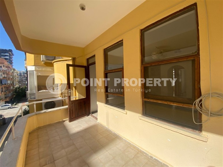 Inexpensive apartment 150 meters from the sea, on the main street of the Mahmutlar district-id-7394-photo-12