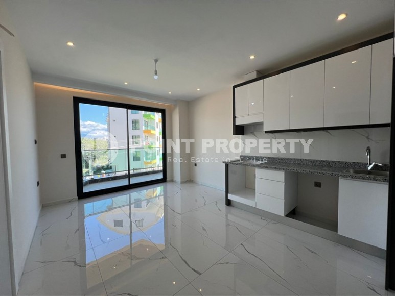 Небольшая квартира с чистовой отделкой на 2-м этаже в резиденции, ввод которой в эксплуатацию состоится в апреле 2024 года-id-7403-фото-3